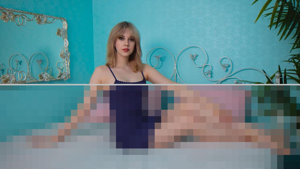 Amber Halliwell Web Cam