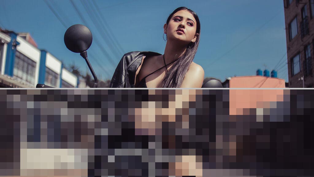 Arianna Walton Web Cam