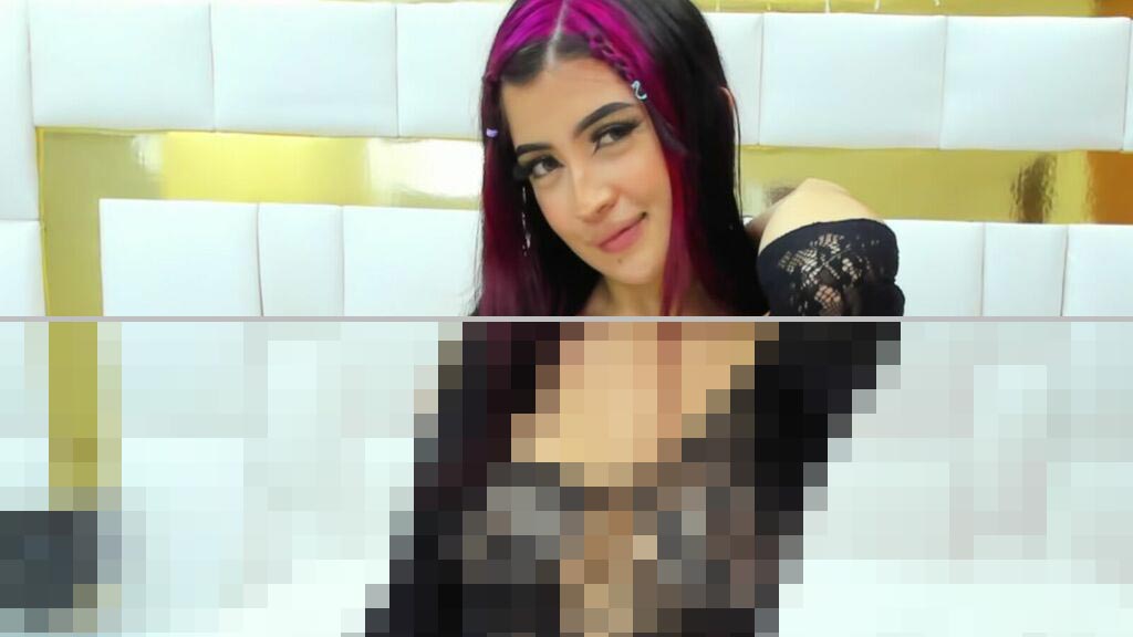 Aylin Johnson Web Cam