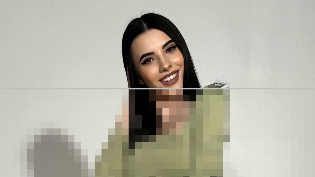 Bella Savage Web Cam