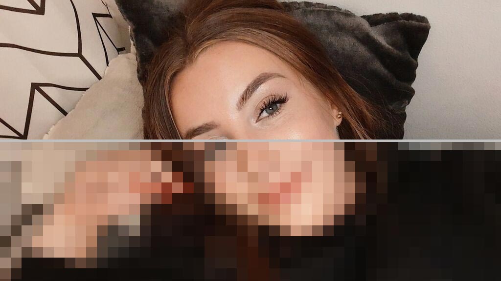 Chloe Hendriks Web Cam