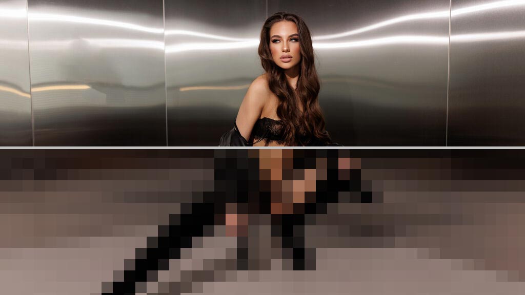 Delana Grace Web Cam