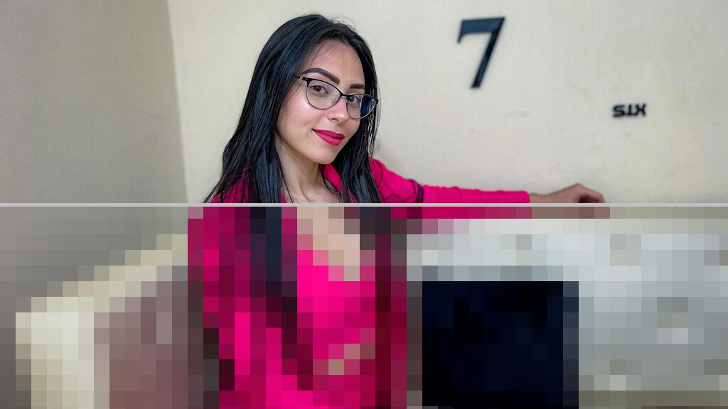 Escarlet Adams Web Cam