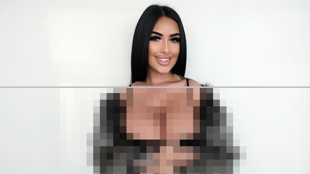 Kamila Weaver Web Cam