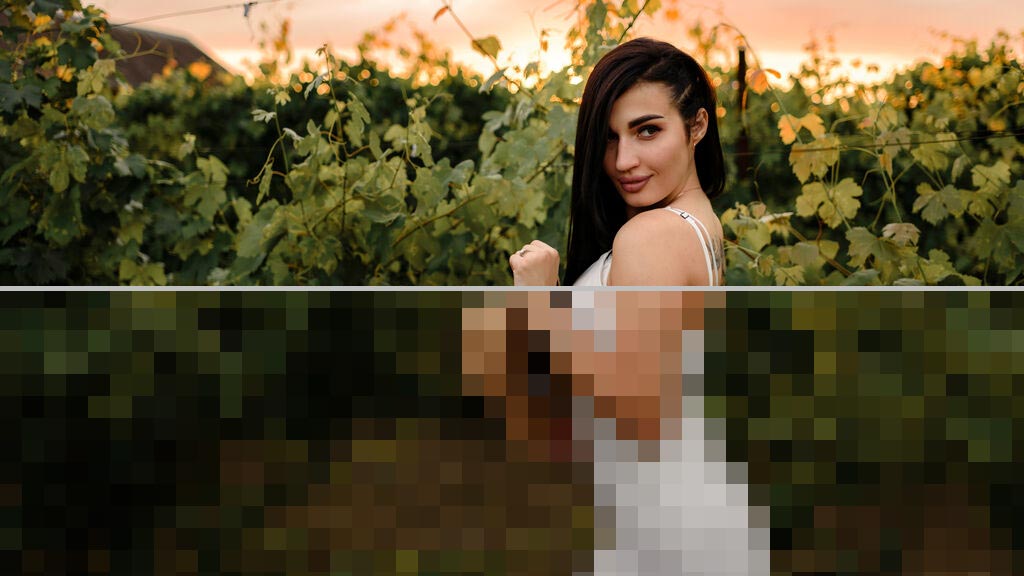 Kira Lanetta Web Cam