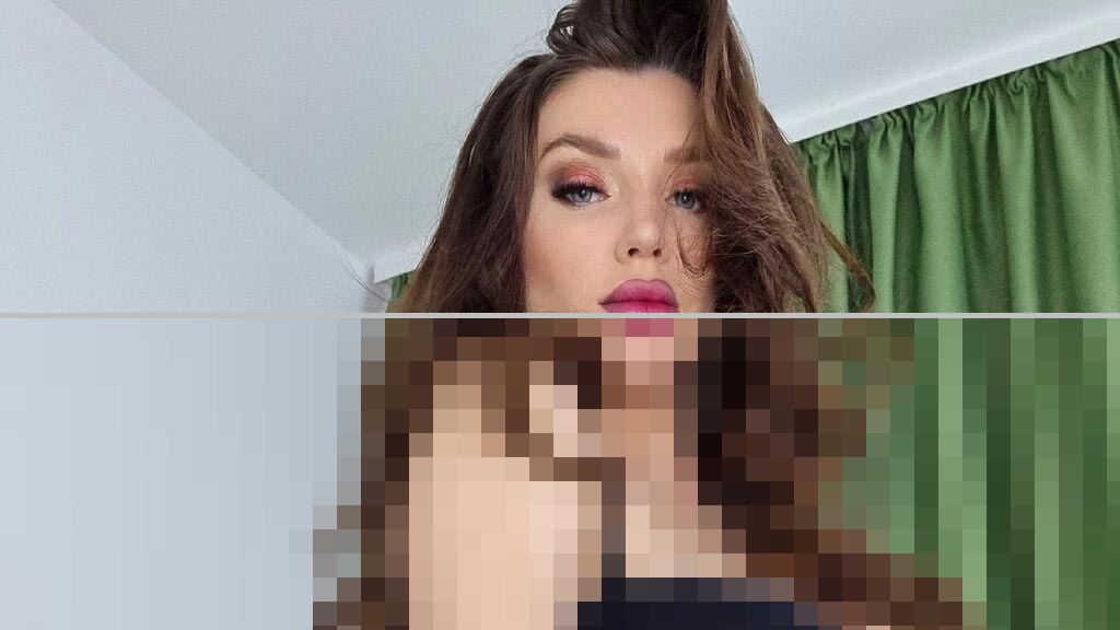 Lania Jizelle Web Cam