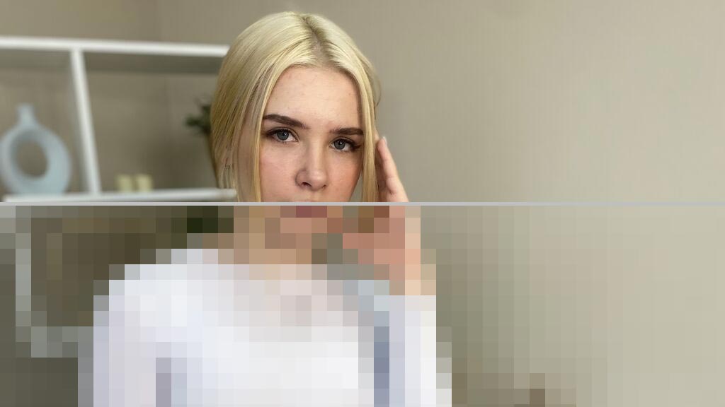 Laura Coronel Web Cam