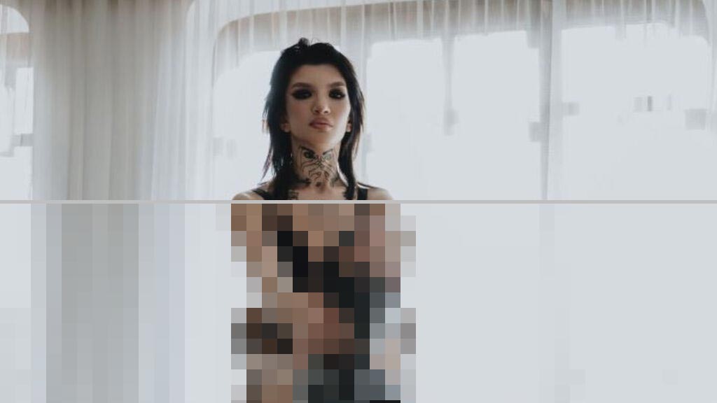 Leilah Blake Web Cam