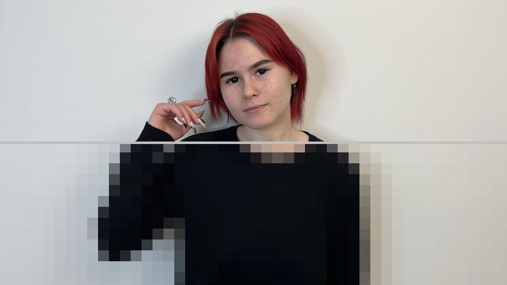 Leona Mele Web Cam