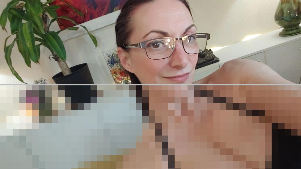 Louisa Kat Web Cam