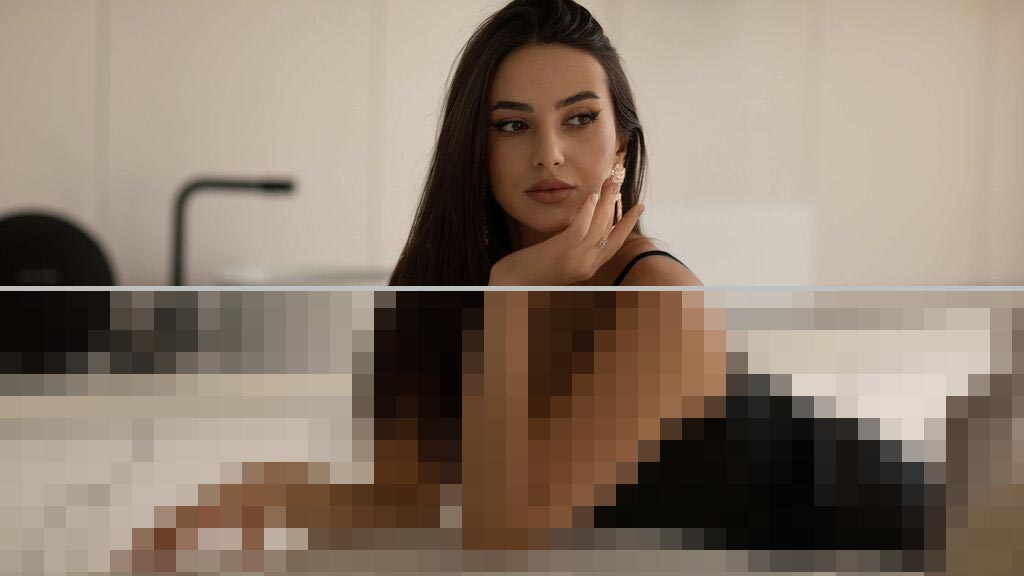 Maxalina Anderson Web Cam
