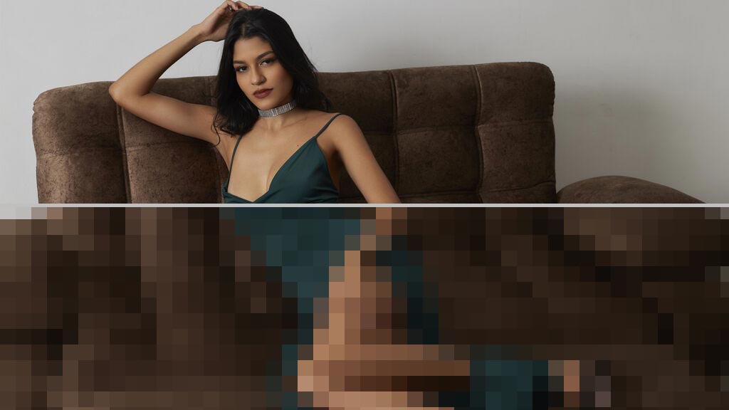 Mia Lenoz Web Cam