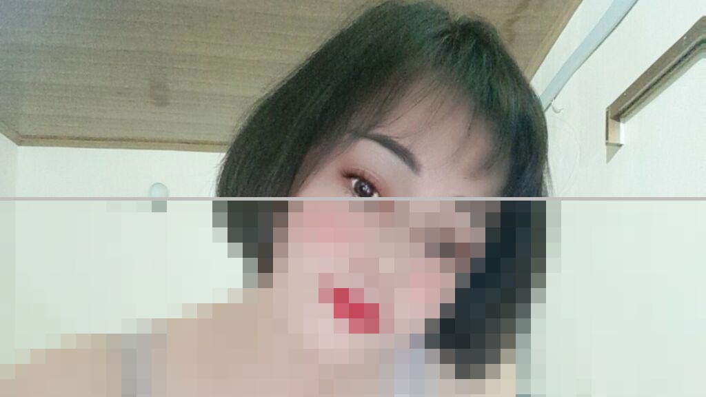 Naila Tucker Web Cam