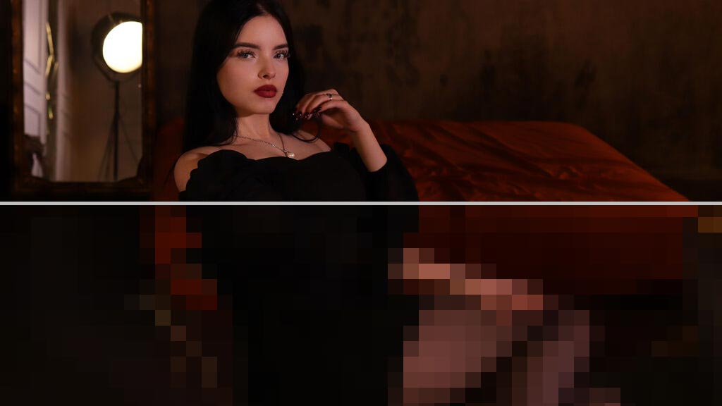 Nicole Clapton Web Cam