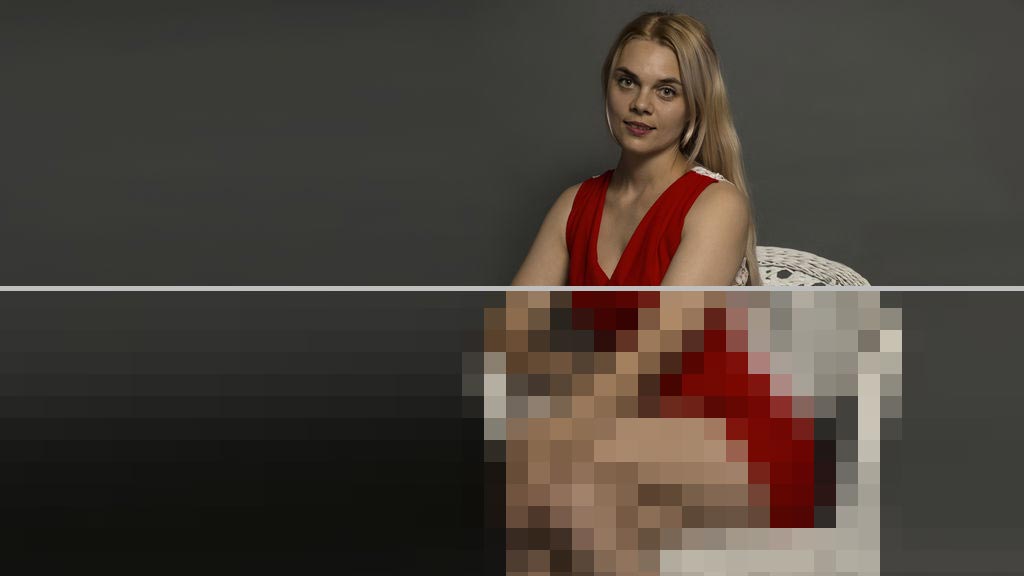 Nicole Oliver Web Cam