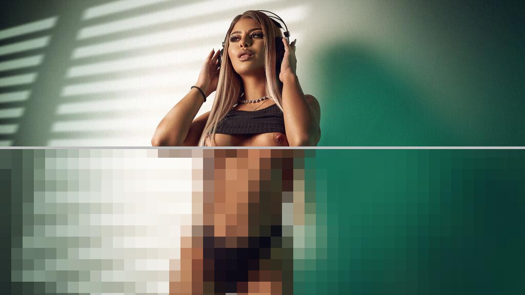 Stephanie Yves Web Cam